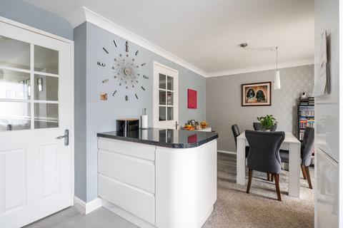 3 bedroom terraced house for sale, Kingfisher Close, Bradwell