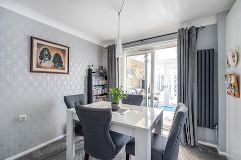 3 bedroom terraced house for sale, Kingfisher Close, Bradwell