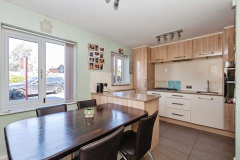 3 bedroom link detached house for sale, Locking Gate Rise, Waterhead OLDHAM, Lancashire, OL4