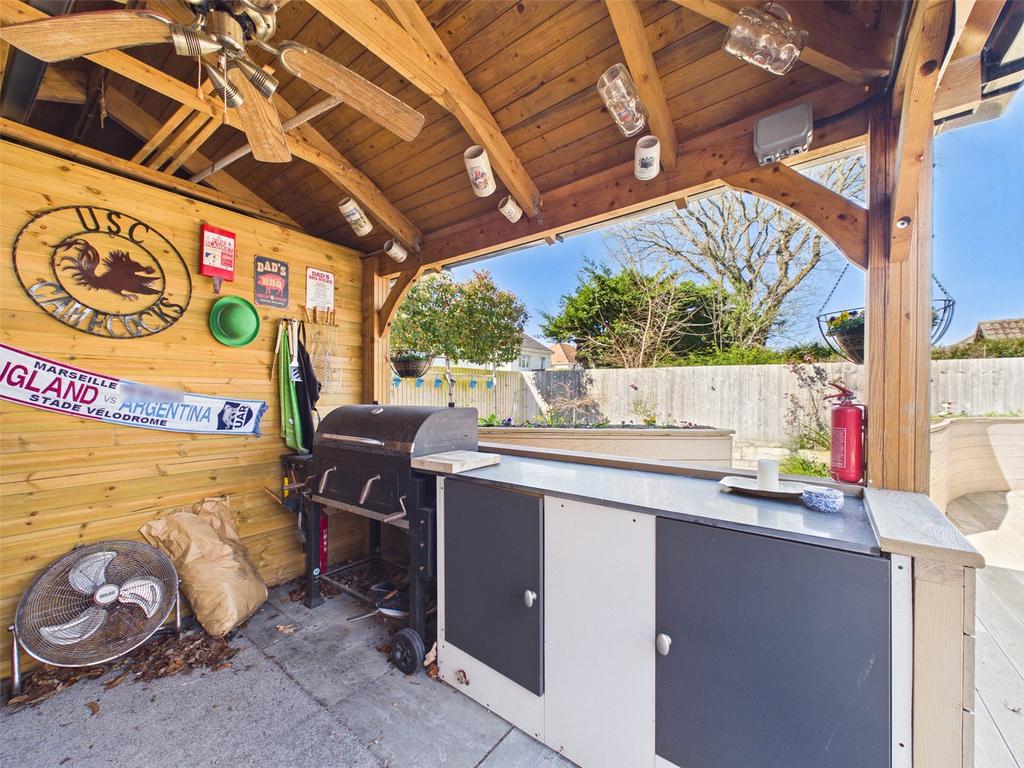 Outdoor Kitchen