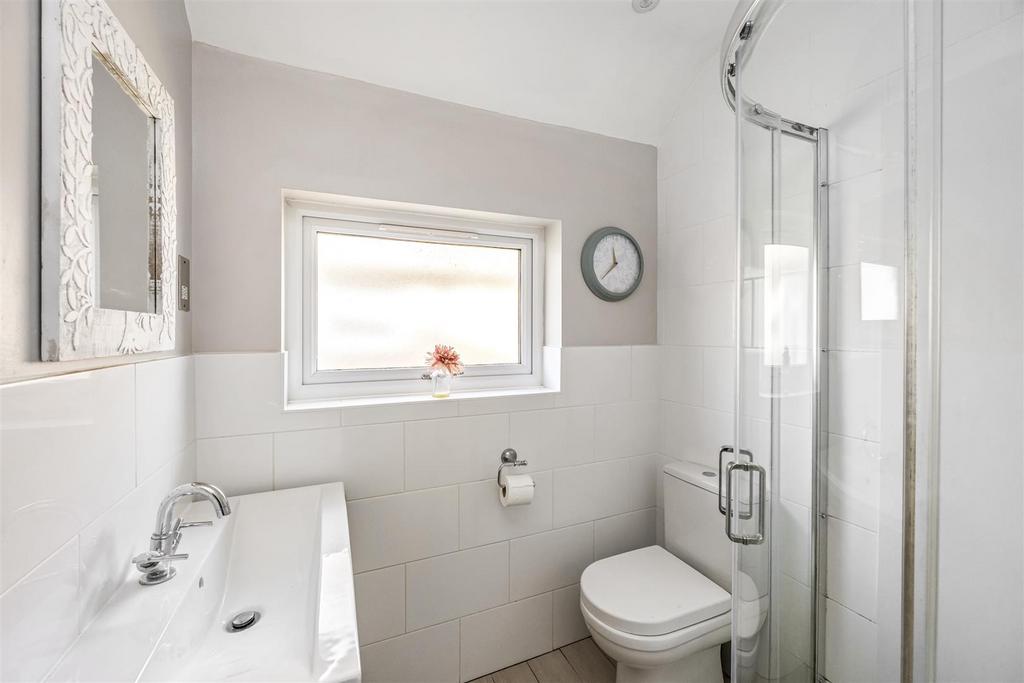 Family Shower Room/WC