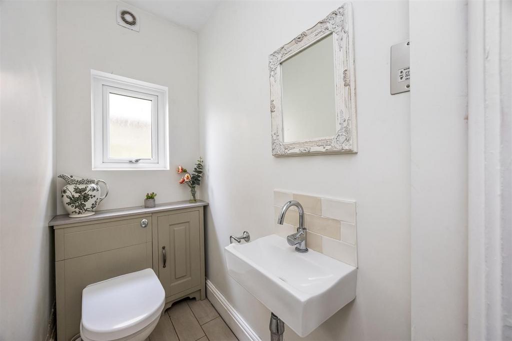 G/f Cloakroom