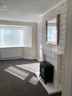 3 bedroom semi-detached house to rent, Milburn Crescent