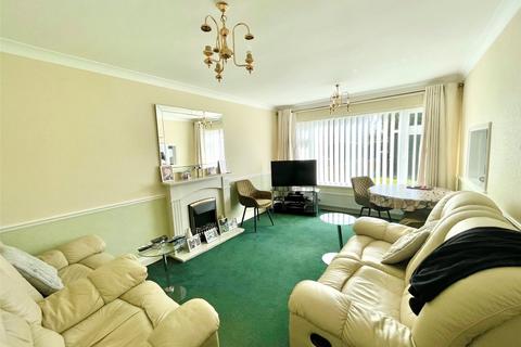2 bedroom apartment for sale, Hudson Crescent, Eastwood,, Essex, SS9