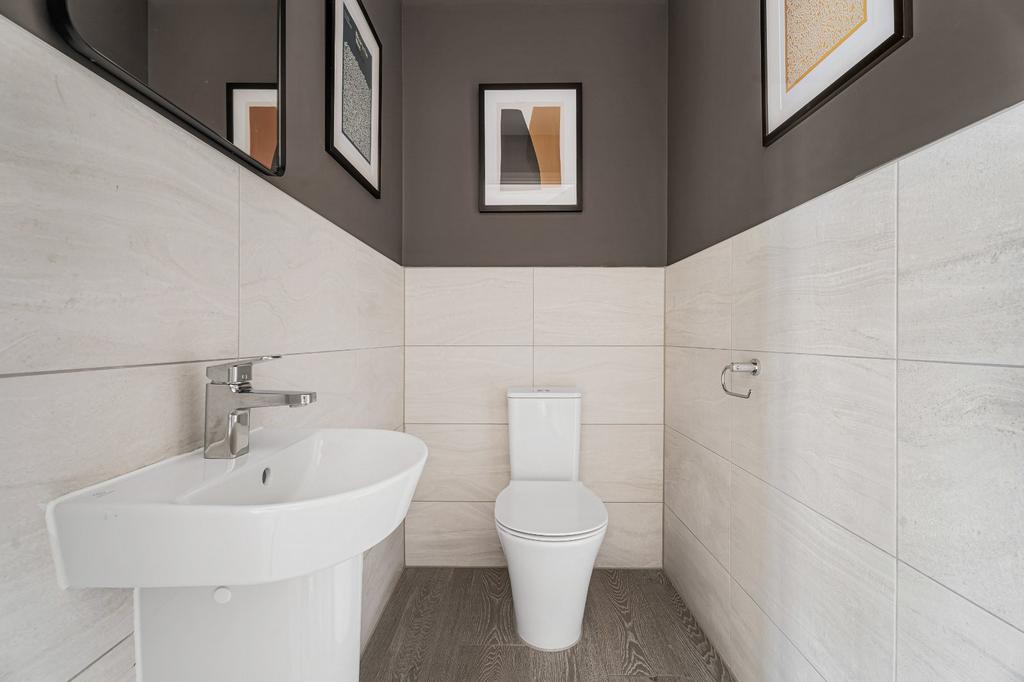 Cloakroom/Wc