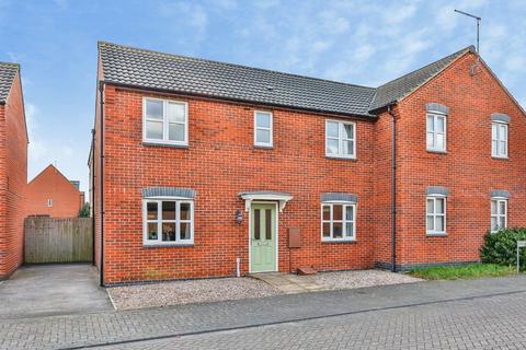 3 bedroom semi-detached house for sale, Centurion Close, Hucknall, Nottingham, NG15