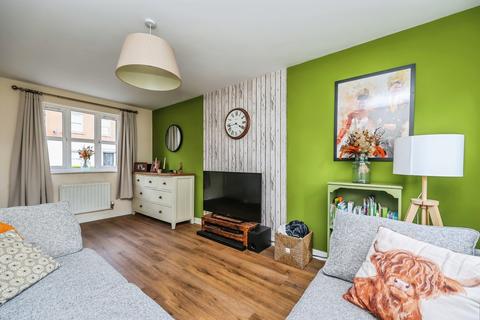 3 bedroom semi-detached house for sale, Centurion Close, Hucknall, Nottingham, NG15