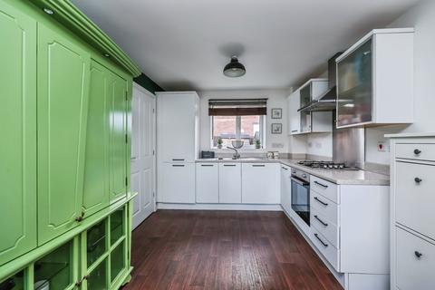 3 bedroom semi-detached house for sale, Centurion Close, Hucknall, Nottingham, NG15