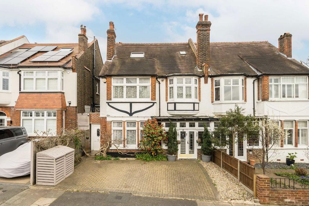 Detached house exterior, driveway