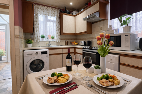 3 bedroom terraced house for sale, Ascham End, London E17