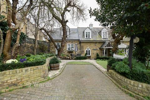 2 bedroom cottage for sale, Trinity Square, Margate CT9