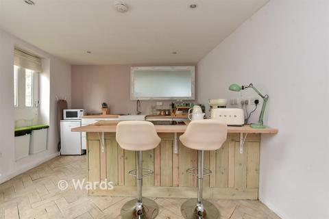 2 bedroom cottage for sale, Trinity Square, Margate CT9