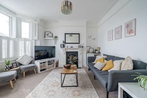 1 bedroom flat for sale, College Road, London, NW10