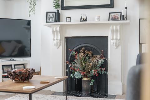 1 bedroom flat for sale, College Road, London, NW10