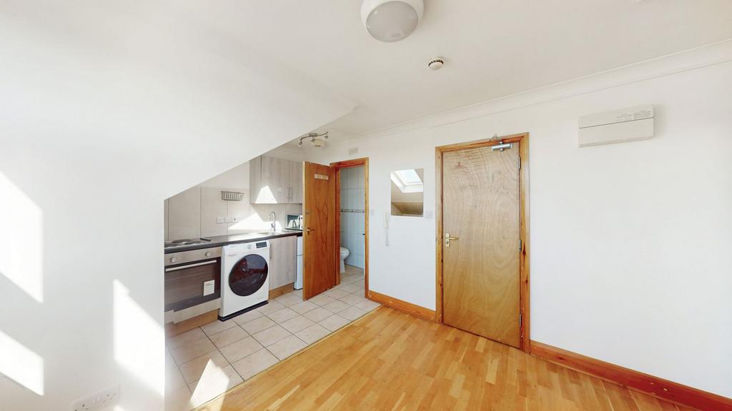 Apartment in London - View 3