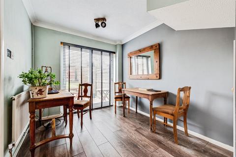 3 bedroom terraced house for sale, Cromwell Avenue, Thame