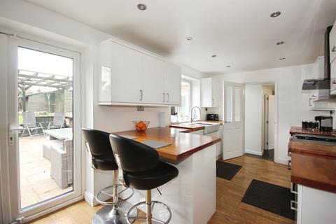 4 bedroom semi-detached house for sale, Warren Field, Ryton On Dunsmore, Coventry
