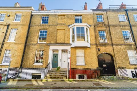 Studio to rent, St. Peter Street, Winchester, Hampshire, SO23