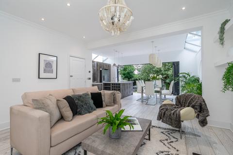 4 bedroom house for sale, Doyle Gardens, London, NW10