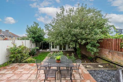 4 bedroom house for sale, Doyle Gardens, London, NW10