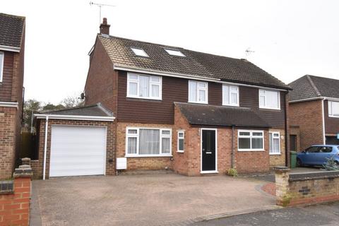undefined, Robins Close, Lenham, ME17