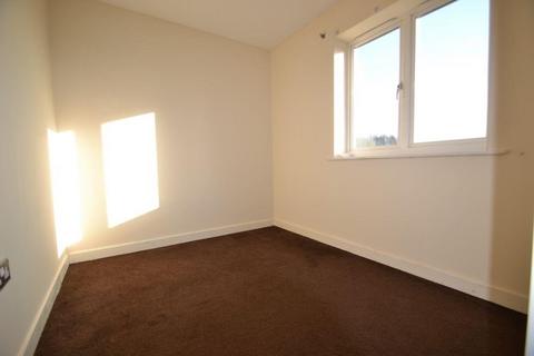 2 bedroom flat to rent, Hevingham Drive, Romford, Essex, RM6 4UA