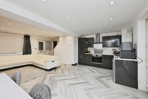 2 bedroom terraced house for sale, Riverside Path, Cheshunt, Waltham Cross