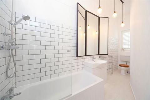 Studio to rent, Devonshire Street, London W1G