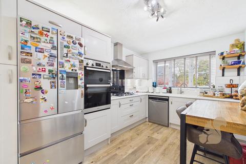 3 bedroom detached house for sale, Thracian Close, Colchester