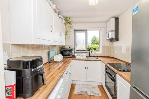 2 bedroom maisonette for sale, Sullivan Road, Southampton