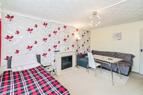 2 bedroom maisonette for sale, Sullivan Road, Southampton