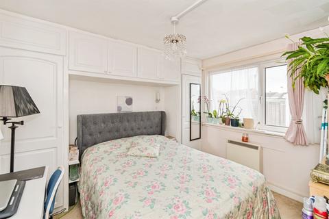 2 bedroom maisonette for sale, Sullivan Road, Southampton