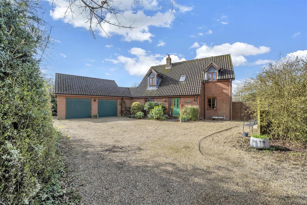 Ashfield Road, Elmswell, Bury St.... 4 bed detached house for sale - £ ...