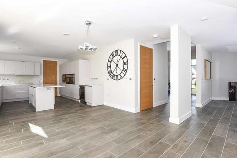 undefined, Longcross, Chertsey, Surrey, KT16