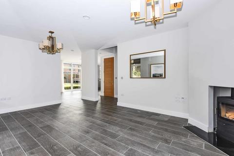 undefined, Longcross, Chertsey, Surrey, KT16