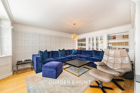 undefined, Farm End, London, E4