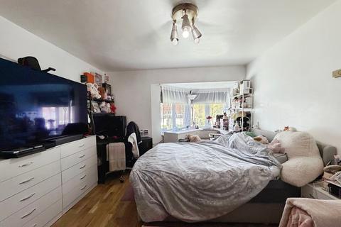 undefined, Mount Lane, Bracknell, Berkshire