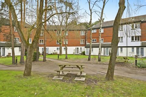 undefined, Mount Lane, Bracknell, Berkshire