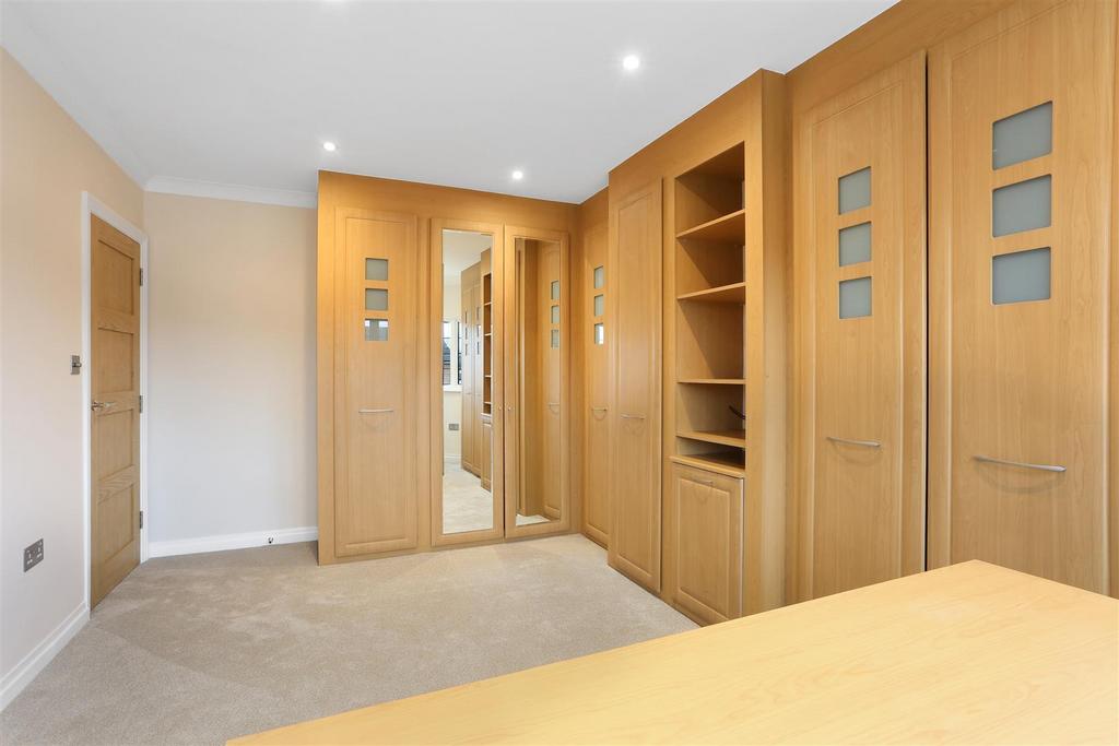 1634941317 - 12 Coleridge Avenue, SM1 - 22.jpg