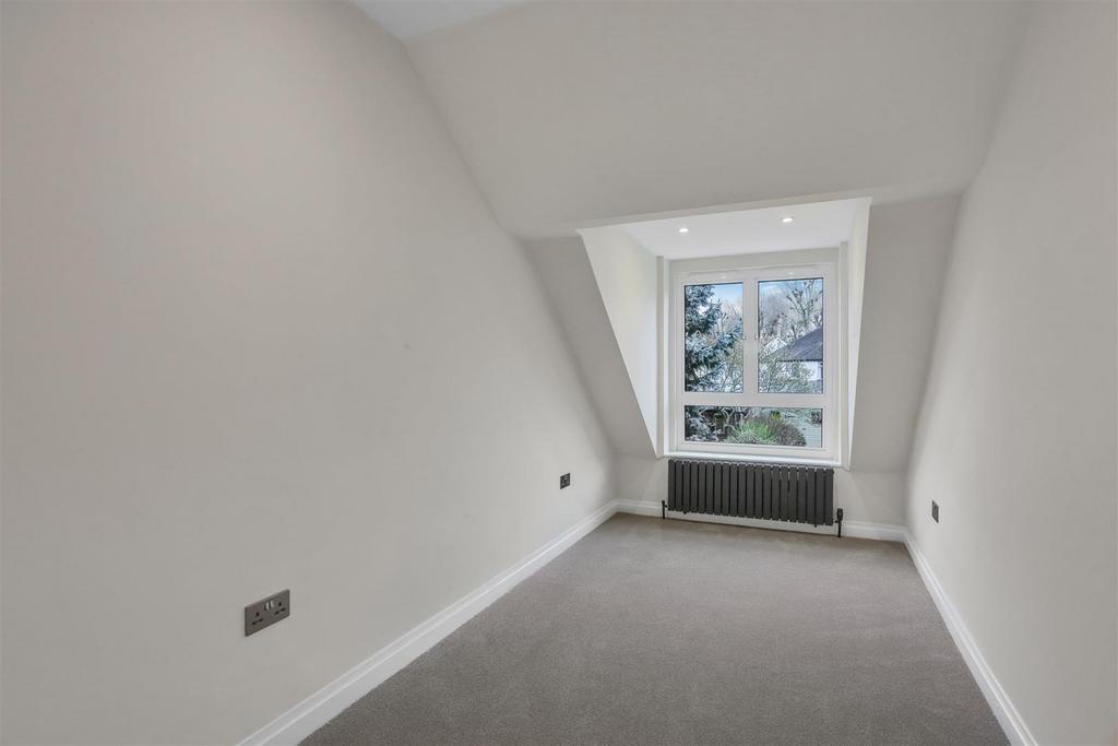 1634941317 - 12 Coleridge Avenue, SM1 - 26.jpg