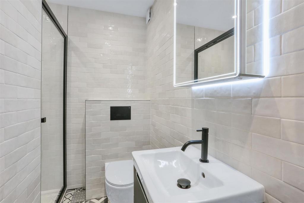 1634941317 - 12 Coleridge Avenue, SM1 - 24.jpg