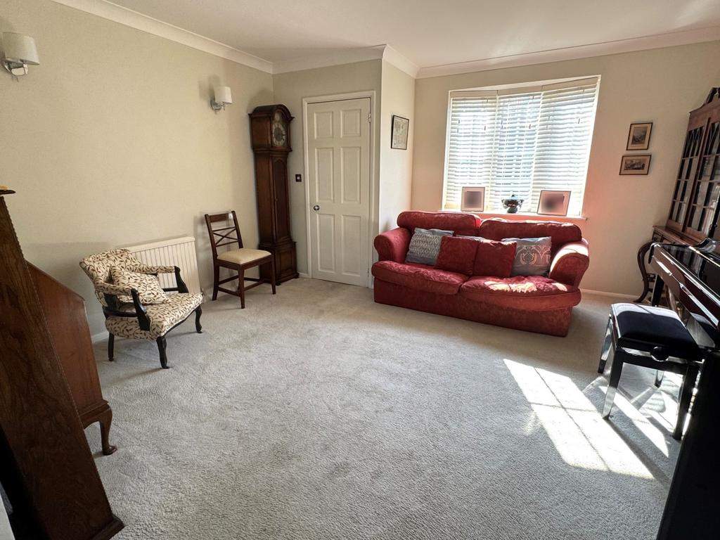 Lounge Left