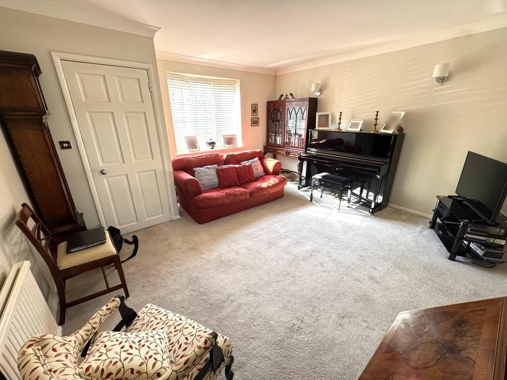 Lounge Right