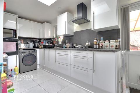 undefined, Northolt, uUB5