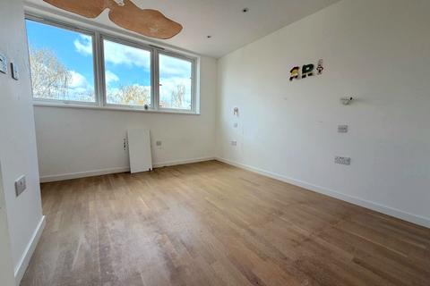 undefined, River Court, Woking, Surrey, GU21