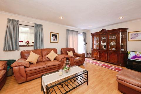 3 bedroom terraced house for sale, Little Cattins, Harlow