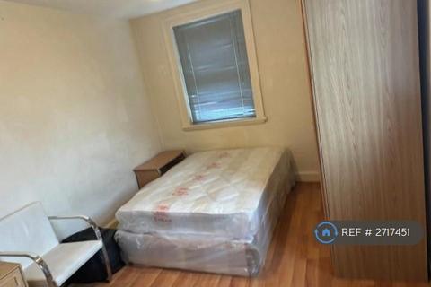 2 bedroom flat to rent, High St, Edgware, HA8