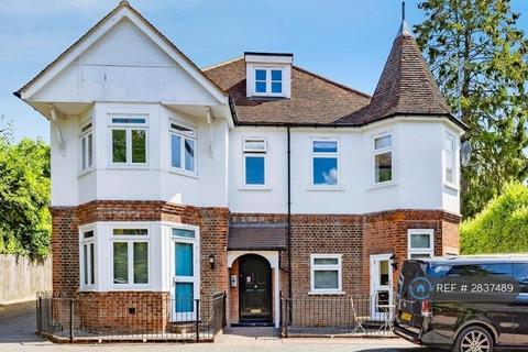 1 bedroom flat to rent, Common Road, Rickmansworth, WD3