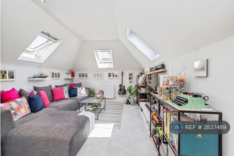 1 bedroom flat to rent, Common Road, Rickmansworth, WD3