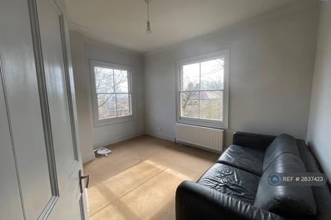 2 bedroom flat to rent, Fox Hill, London, SE19